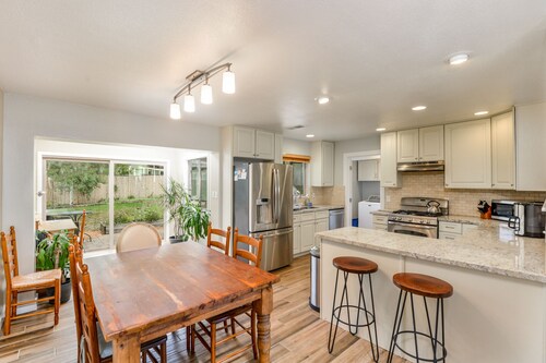 Family Style Home - Pets & central!!