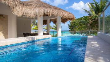 Outdoor pool, an infinity pool