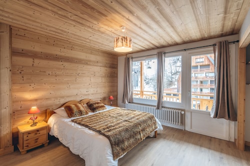 130m² apartment at the foot of the slopes - fireplace - private 2-car garage