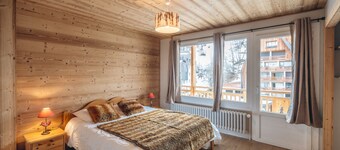 130m² apartment at the foot of the slopes - fireplace - private 2-car garage