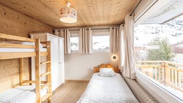 5 chambres, lit parapluie, Wi-Fi gratuit, draps fournis