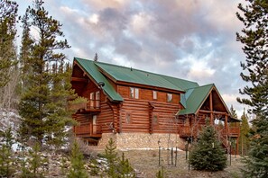 Exterior - Elk Meadow Lodge: Luxury Log Home, Hot Tub (Breckenridge)