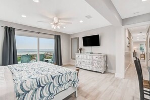 4 bedrooms, desk, iron/ironing board, travel crib