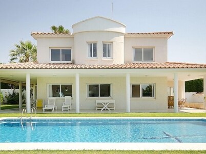 R11 Villa Blanca Calafell