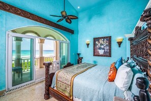 6 habitaciones, escritorio y tabla de planchar con plancha