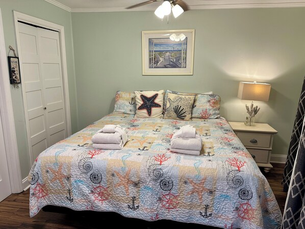 1 habitación, tabla de planchar con plancha, internet y ropa de cama