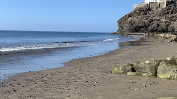 Ubicación a pie de playa y tumbonas