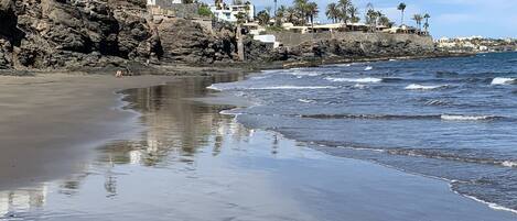 Plage, chaises longues