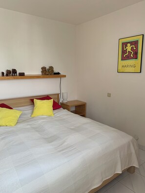 2 bedrooms, in-room safe, iron/ironing board, travel crib