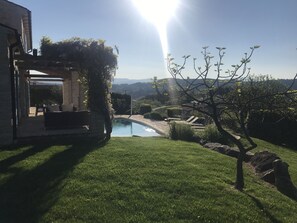 Property grounds - Detached stone villa with stunning views, private pool, WLAN, outdoor barbecue (Sovinjak)