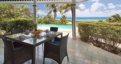 ALOE, ylellinen huvila, jolta on panoraamanäköala merelle Saint-Françoisissa Guadeloupessa