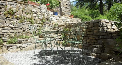 Cottage on the Cevennes foothills with exceptional views