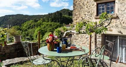 Cottage on the Cevennes foothills with exceptional views