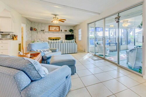 Lake Rouseau Waterfront, Wifi, great sunsets, fireplace & fire-pit, pet friendly