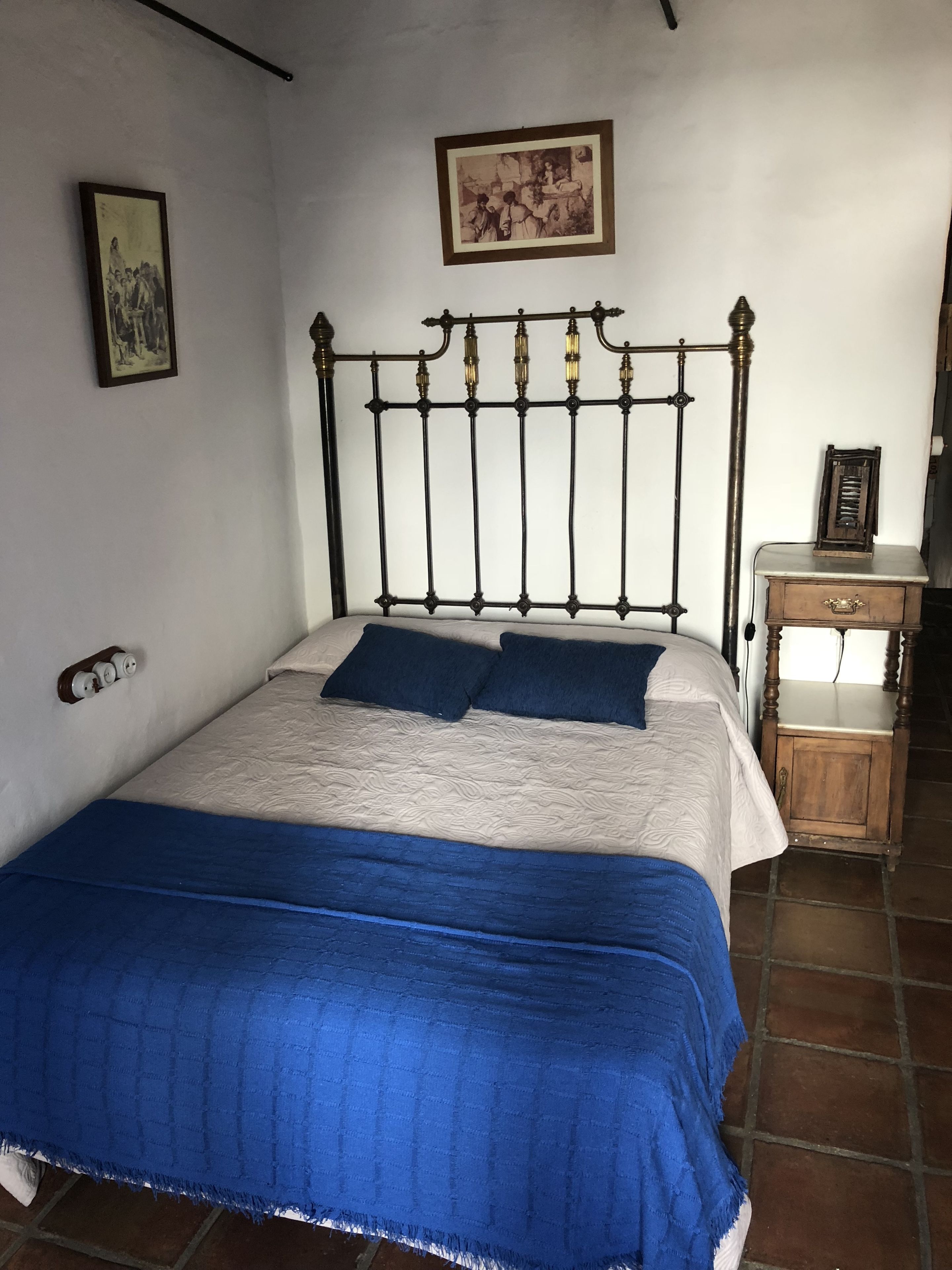 rollaway beds, free wifi, bed sheets