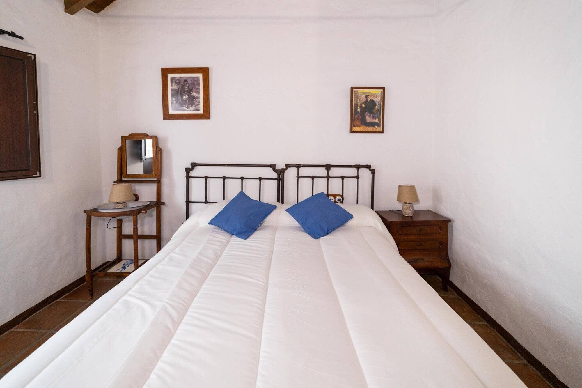 double or twin room | rollaway beds, free wifi, bed sheets