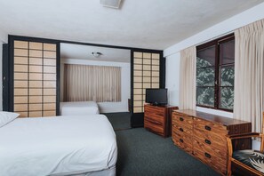 Suite, 2 slaapkamers, keuken (King & 2 Queens) | Lakens van Egyptisch katoen, luxe beddengoed, individueel gedecoreerd