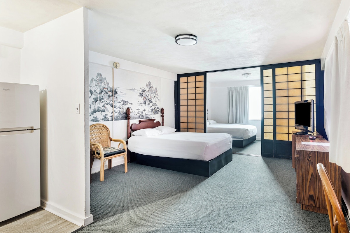 Suite, 2 Bedrooms, Kitchen (King & 2 Queens) | Egyptian cotton sheets, premium bedding, desk, laptop workspace