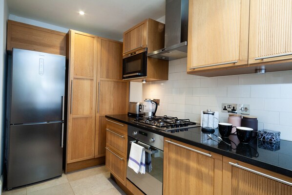 House, Multiple Beds, Non Smoking | Private kitchen