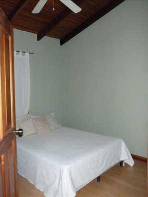 4 bedrooms, in-room safe, WiFi, bed sheets - Casa Oasis - Langosta Paradise (Playa Langosta)
