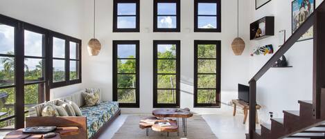 Tv, dvd-afspiller, stereoanlæg