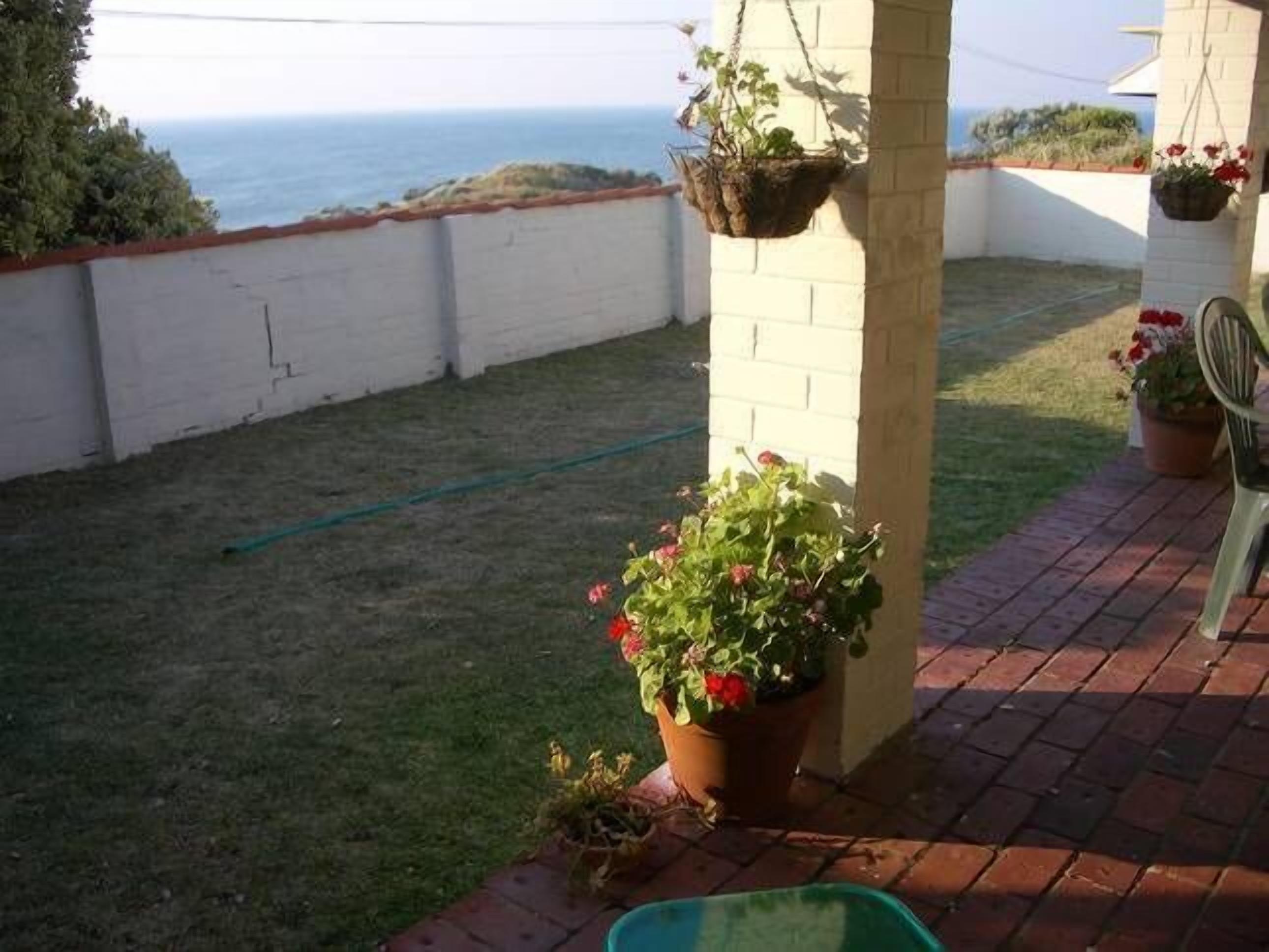 Beachfront Holiday House - Pet friendly Ocean Frontage — image 25