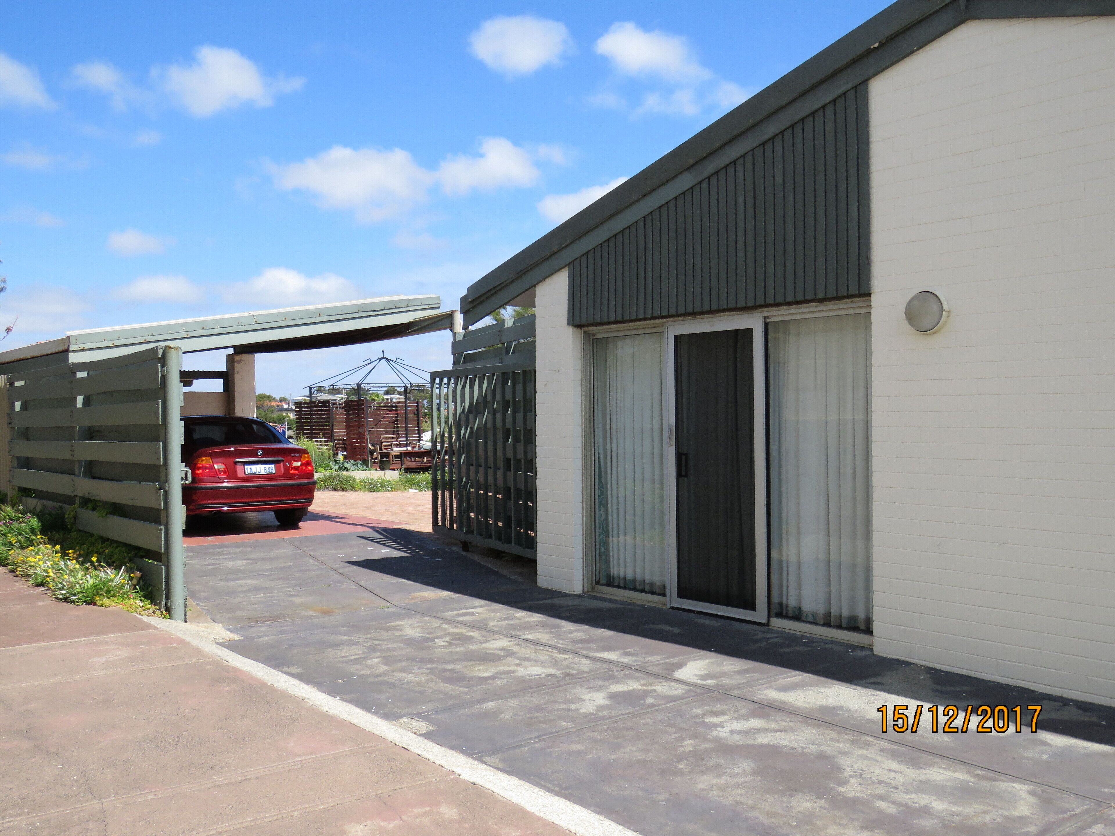 Beachfront Holiday House - Pet friendly Ocean Frontage — image 28