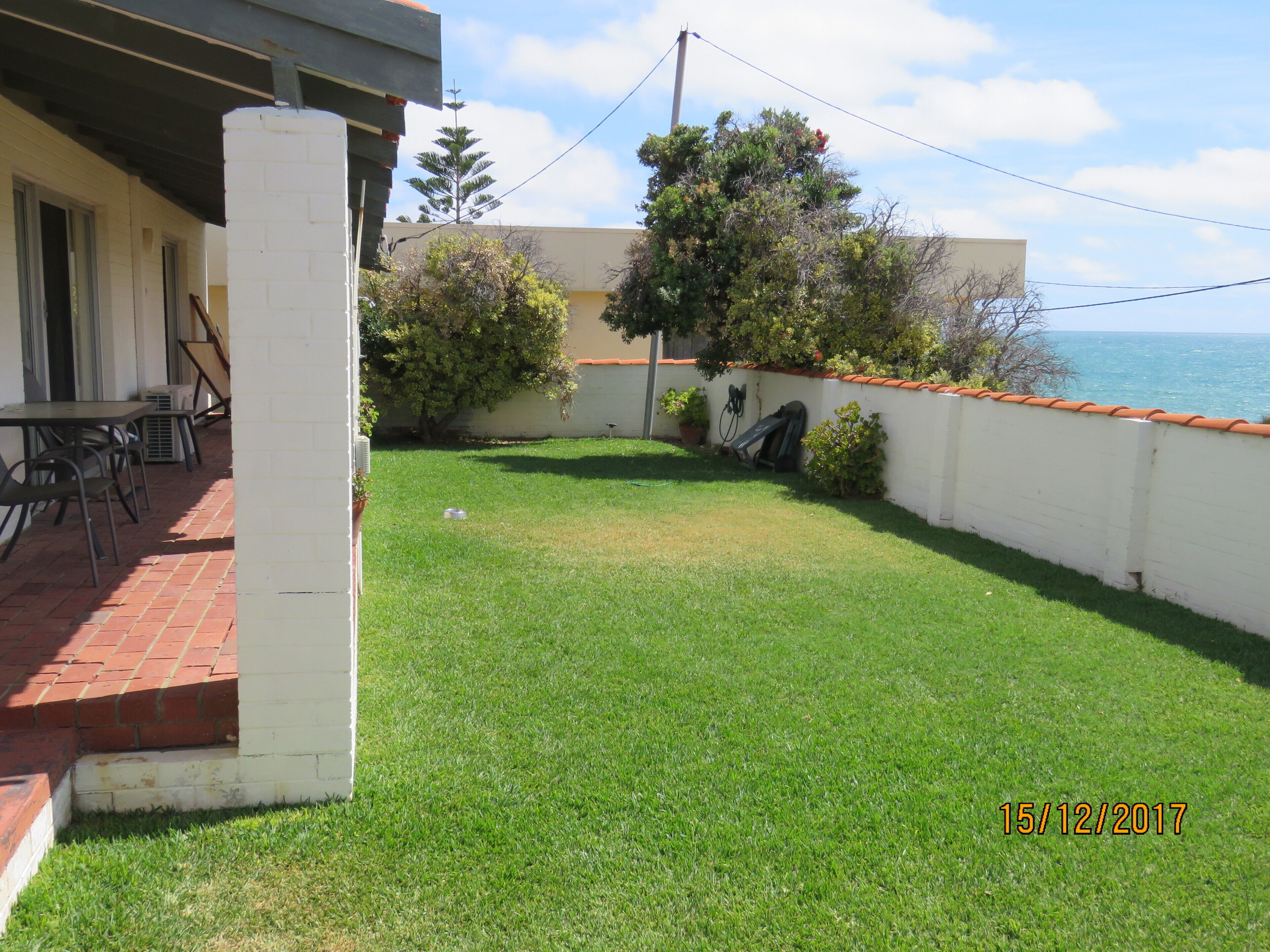 Beachfront Holiday House - Pet friendly Ocean Frontage — image 29