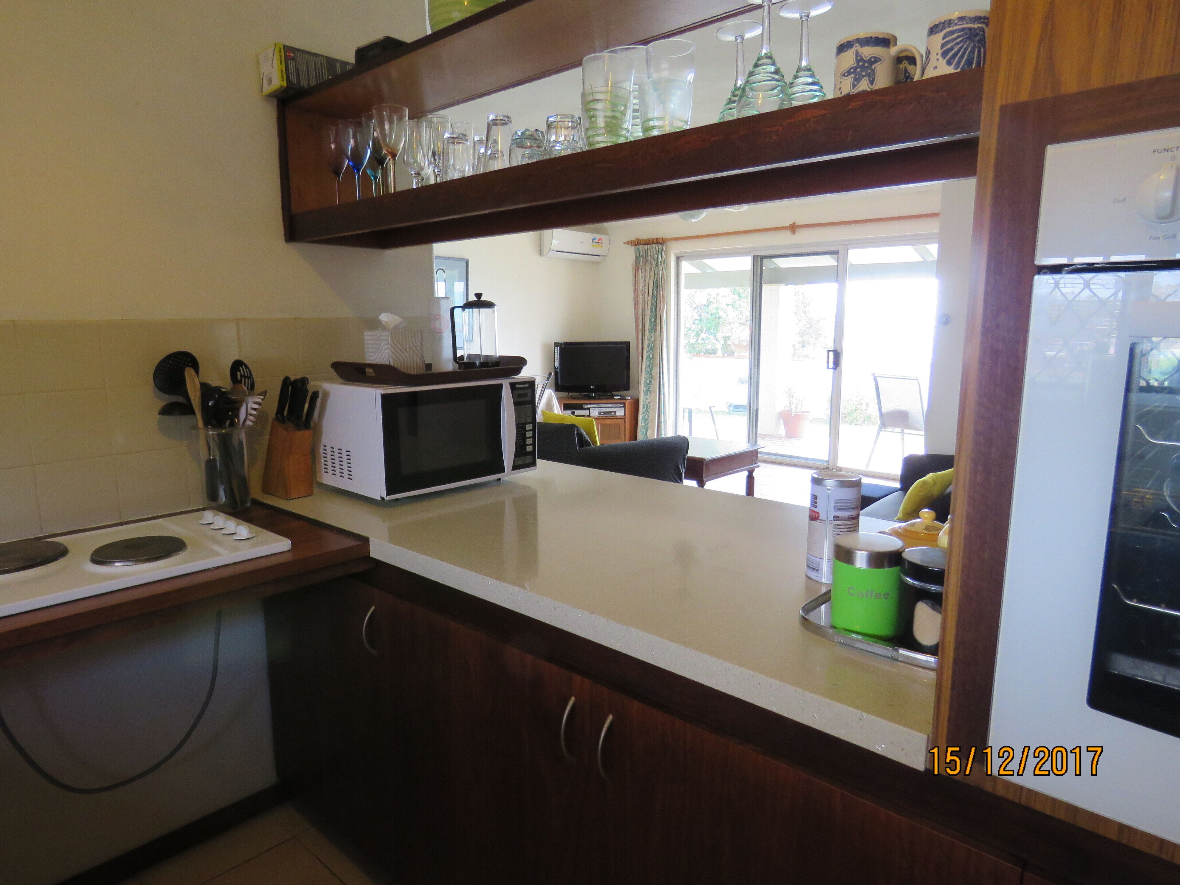 Beachfront Holiday House - Pet friendly Ocean Frontage — image 3