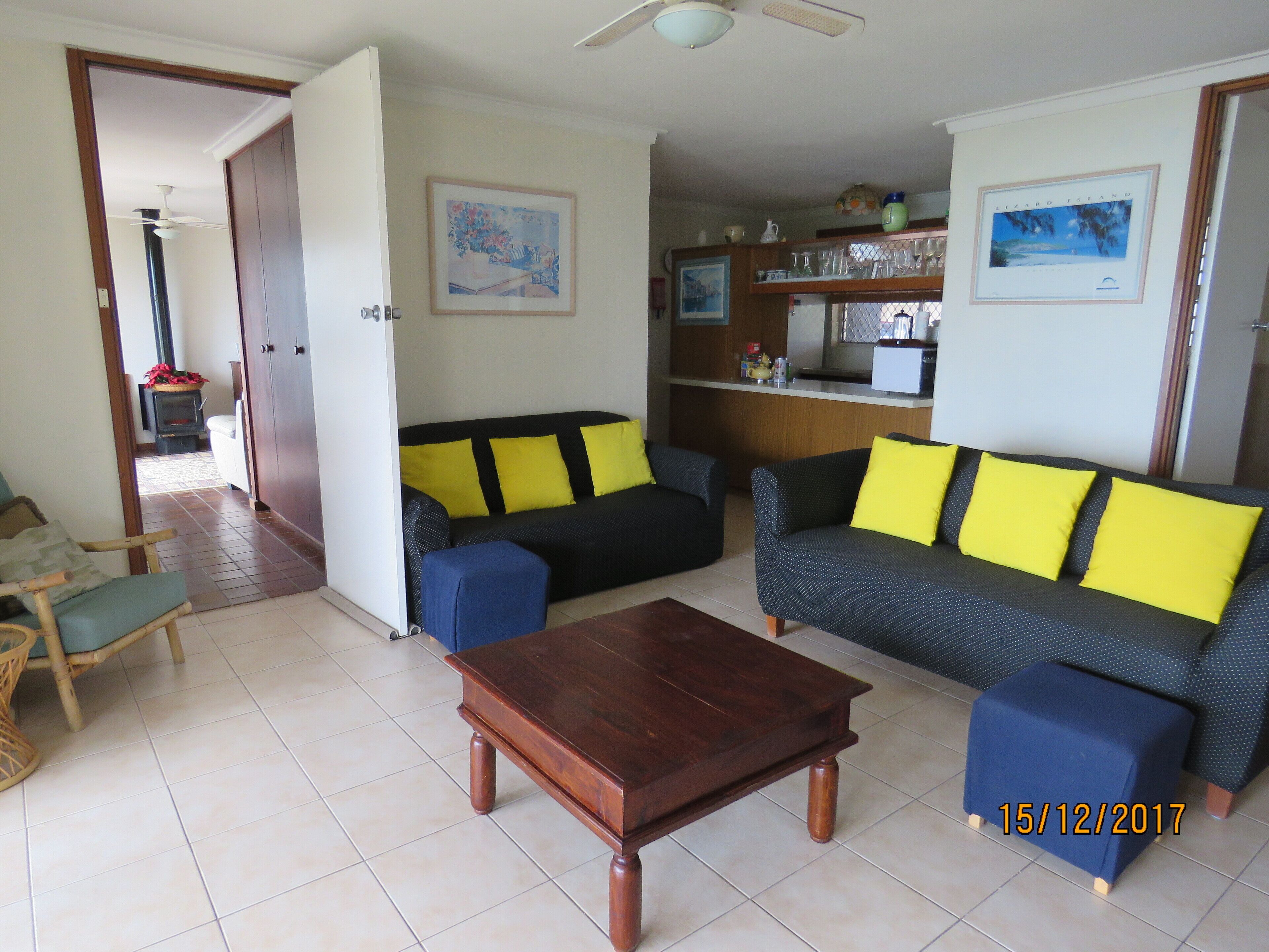 Beachfront Holiday House - Pet friendly Ocean Frontage — image 4