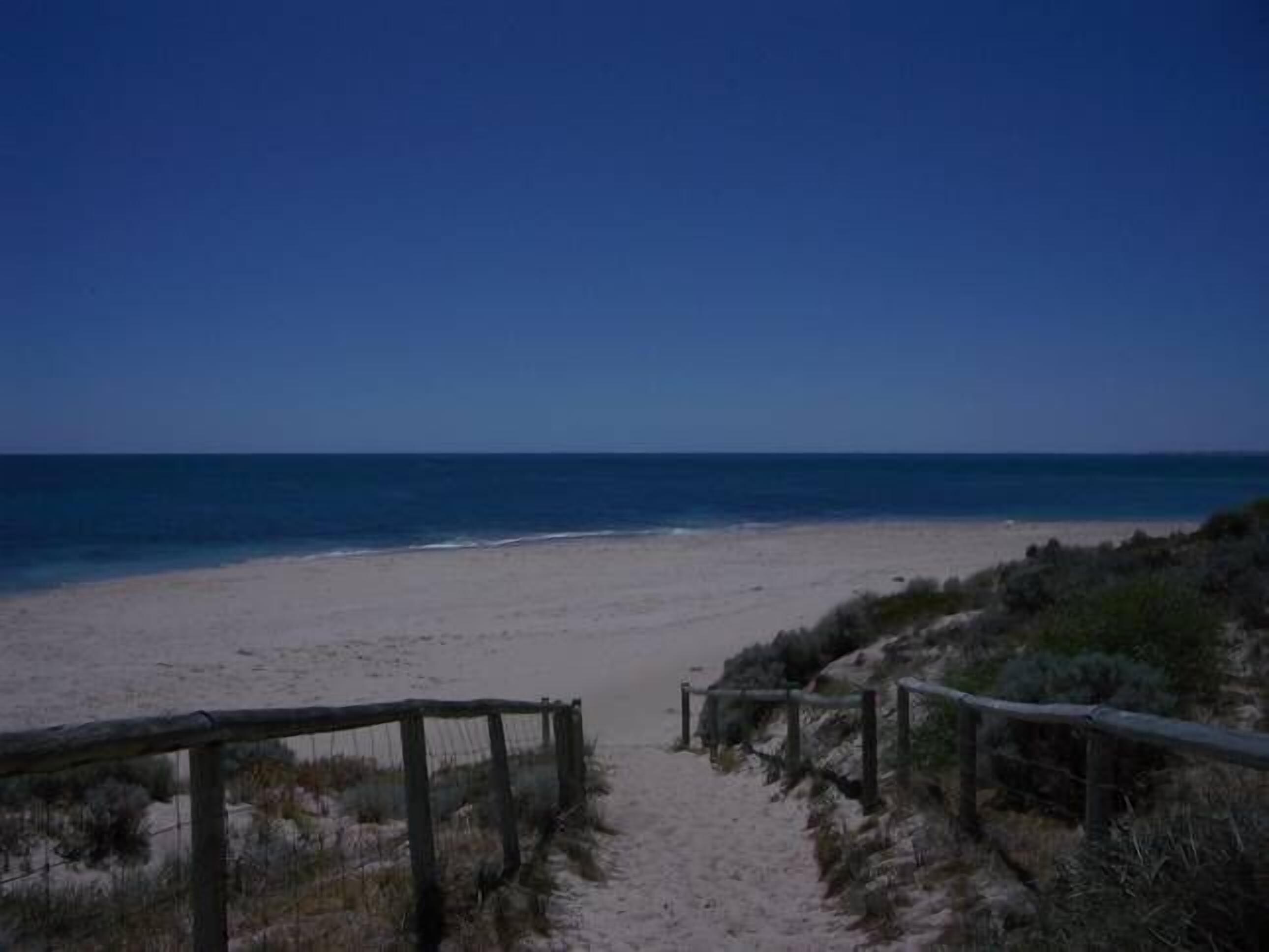 Beachfront Holiday House - Pet friendly Ocean Frontage — image 26