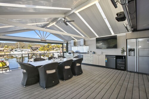 OASIS FRONTAL DE L'EAU - ÎLE DE ST HUBERTS