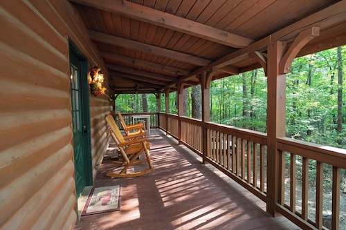 Happy Holidays from Casa Cardinal- 15 min to Callaway's Fantasy in Lights