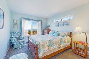 3 bedrooms, bed sheets - Beachfront 3BR home with ocean views in Westport. (Westport)
