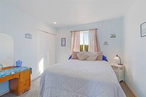 3 bedrooms, bed sheets