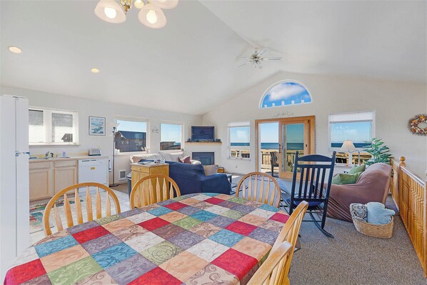 Outdoor dining - Beachfront 3BR home with ocean views in Westport. (Westport)