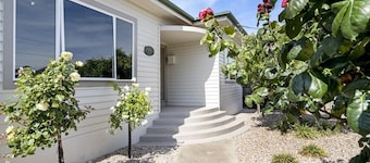 Bradman House 1 km from CBD Launceston Invermay + Free WIFI