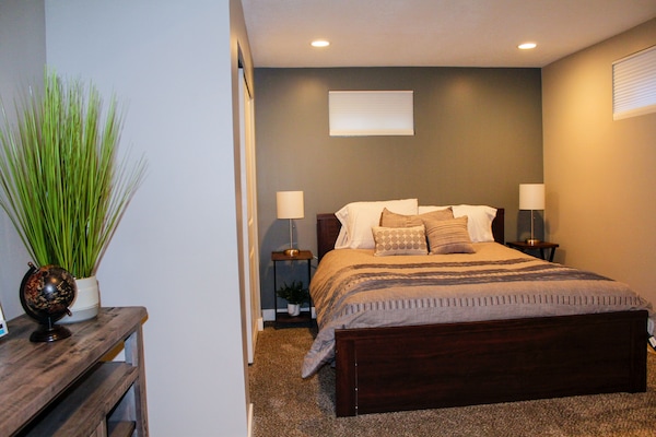 2 bedrooms, memory foam beds, desk, iron/ironing board