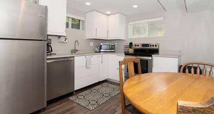 Updated Basement Apartment with Hottub & Incredible City View