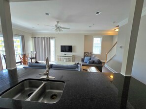 Smart TV - Unit 3 South - End Unit Townhome w/Garage, Ocean block, Sleeps 12 (Ocean City)