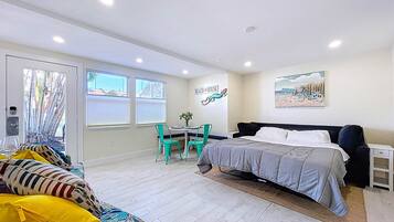 2 bedrooms, iron/ironing board, WiFi, bed sheets