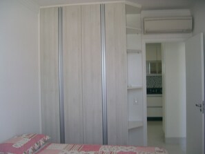 3 bedrooms, iron/ironing board, free WiFi