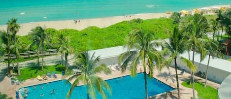 حمّام سباحة خارجي، حمّام سباحة مُدفَّأ