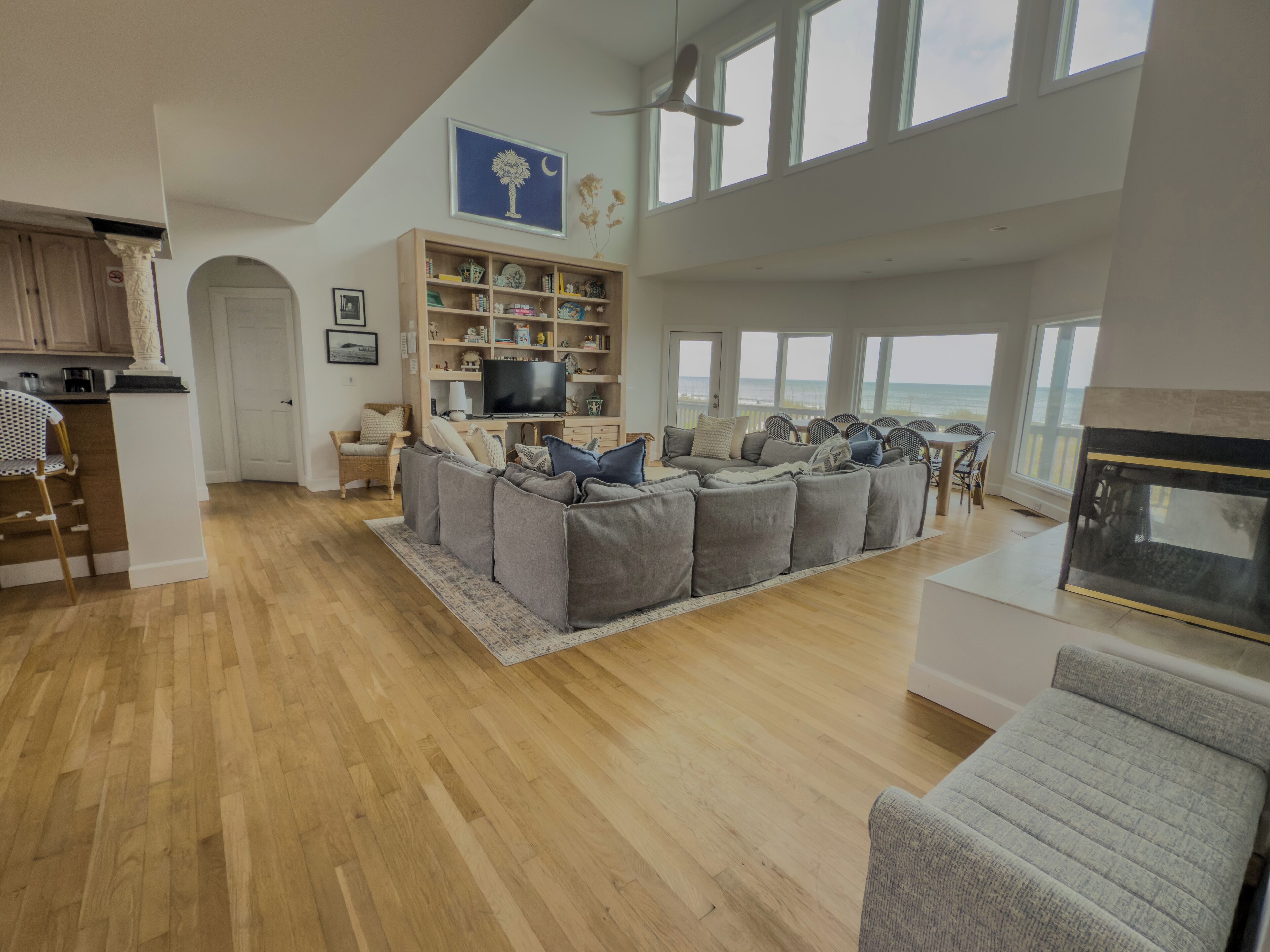 Smart-TV, Kamin, Videospiele, DVD-Player