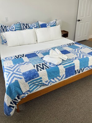 7 bedrooms, iron/ironing board, WiFi, bed sheets