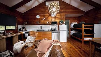 1 bedroom, iron/ironing board, travel cot, WiFi