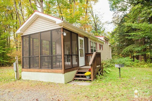 Dreams Park/All Star Getaway! Cottage #2- Old World Village