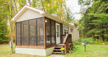Dreams Park/All Star Getaway! Cottage #2- Old World Village