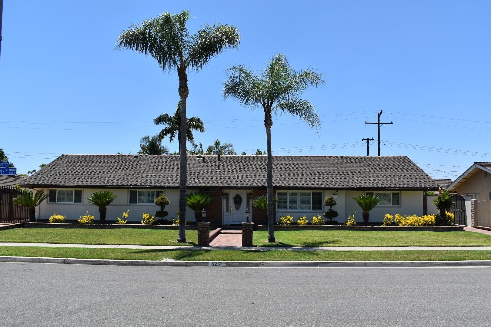 2 Min Away From Disney, 20 Min From The Beach, 45 Min To Downtown La