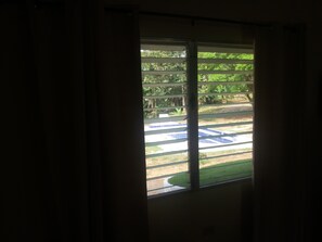 ฝักบัว, ของใช้ในห้องน้ำฟรี, ผ้าเช็ดตัว